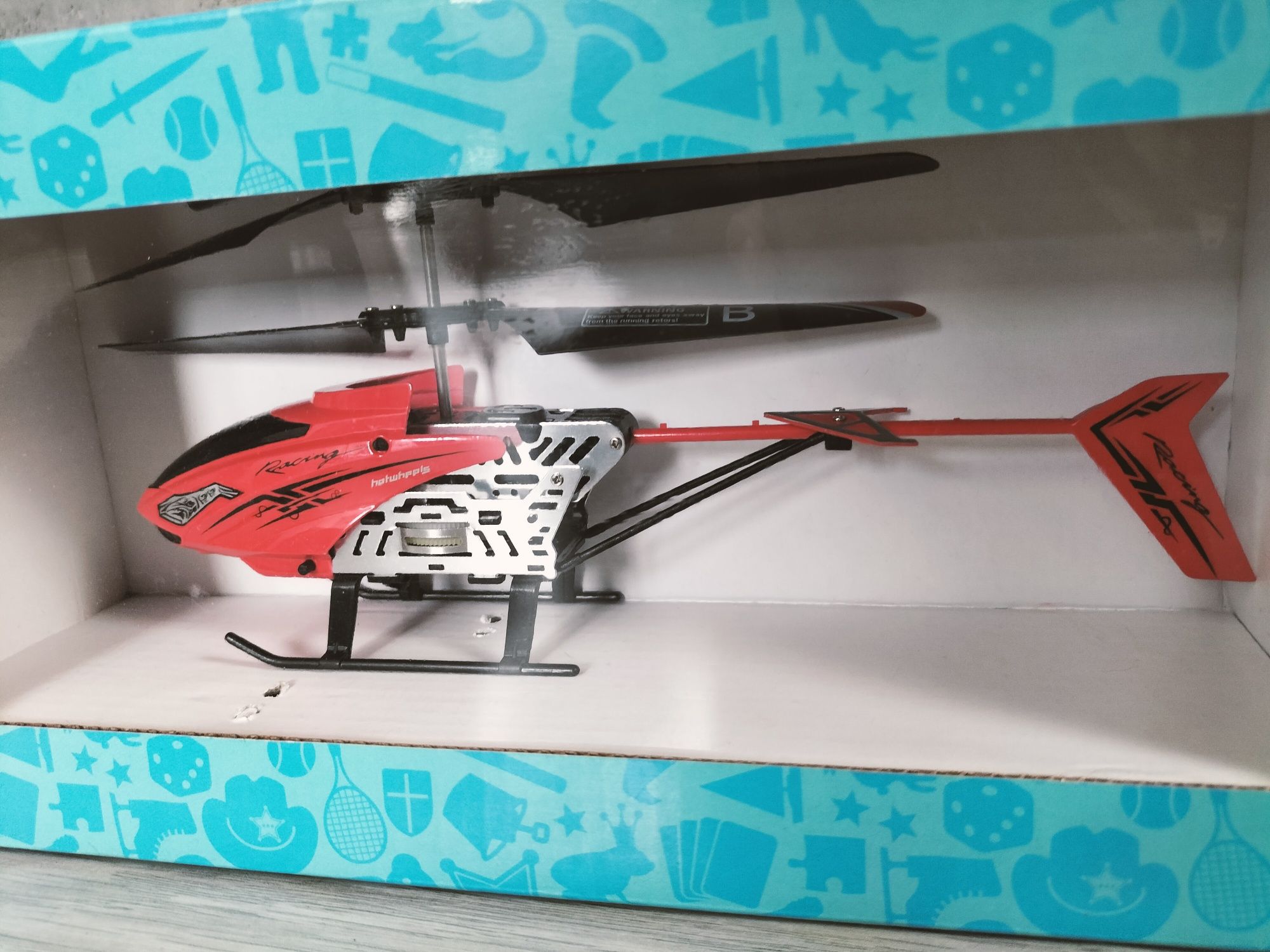 Zdalnie sterowany czerwony helikopter Hema 25cm