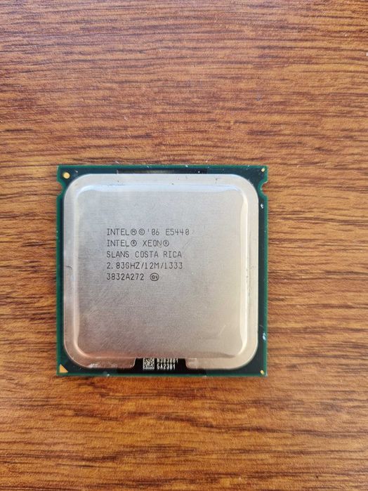 Intel Xeon E5440; кулер Intel E33681-001