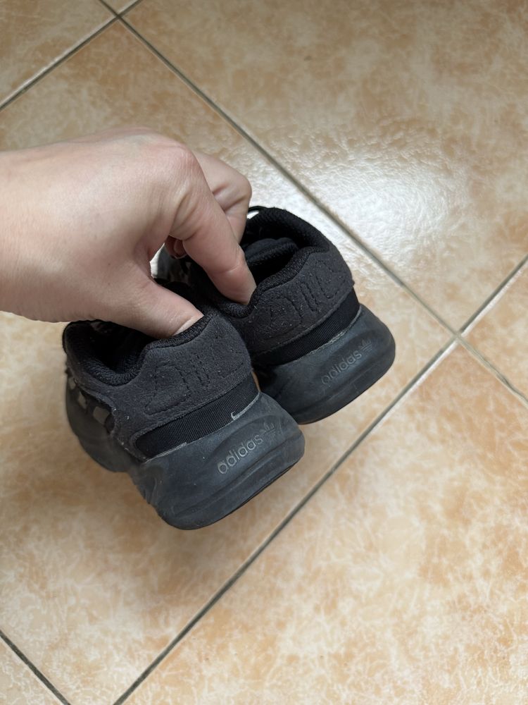 ADIDAS дитячі розмір 24 ! Вживане