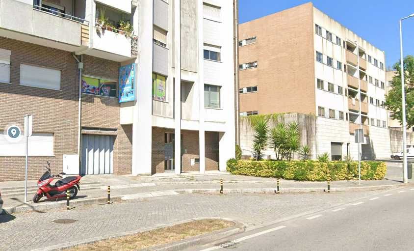 Garagem fechada Aguas Santas (junto á Milanesa)