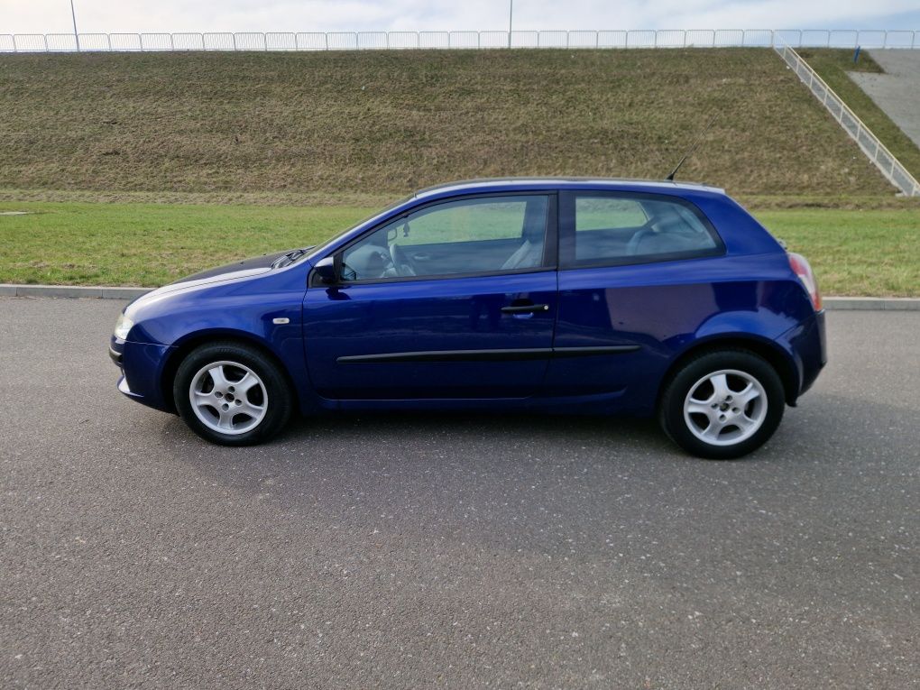 Fiat Stilo 1.4 16V 90KM
Rok: 2005