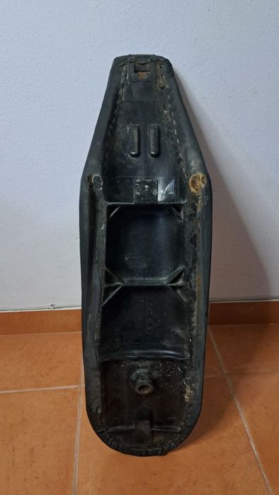 Banco  KTM 125 ano 2004