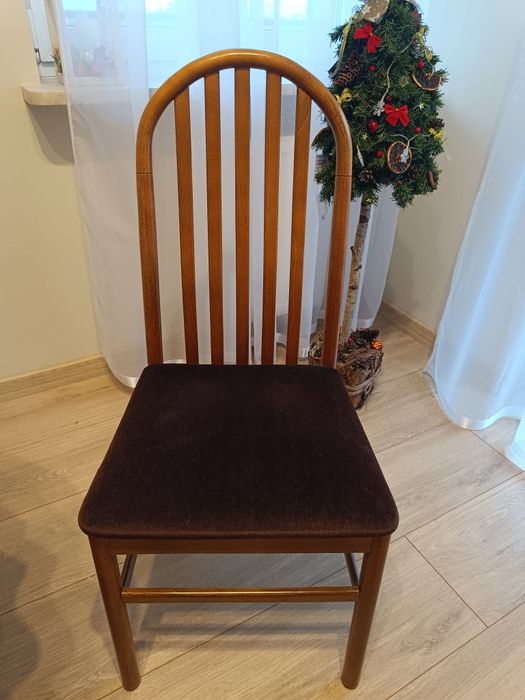 Komplet 6 krzeseł  FAMEG