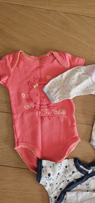 62 zestaw body rampersy dla dziewczynki 5 sztuk