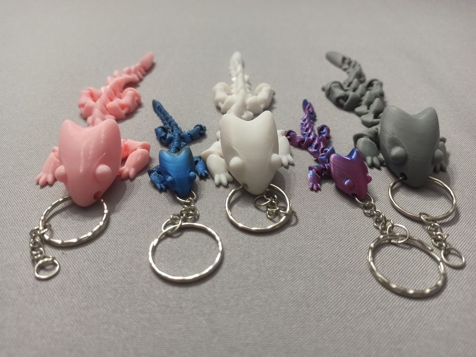 Ruchoma jaszczurka, brelok, różowa