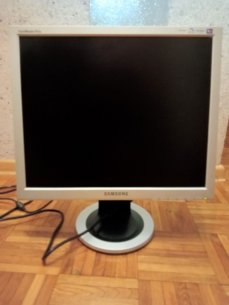 Monitor SyncMaster 913 N