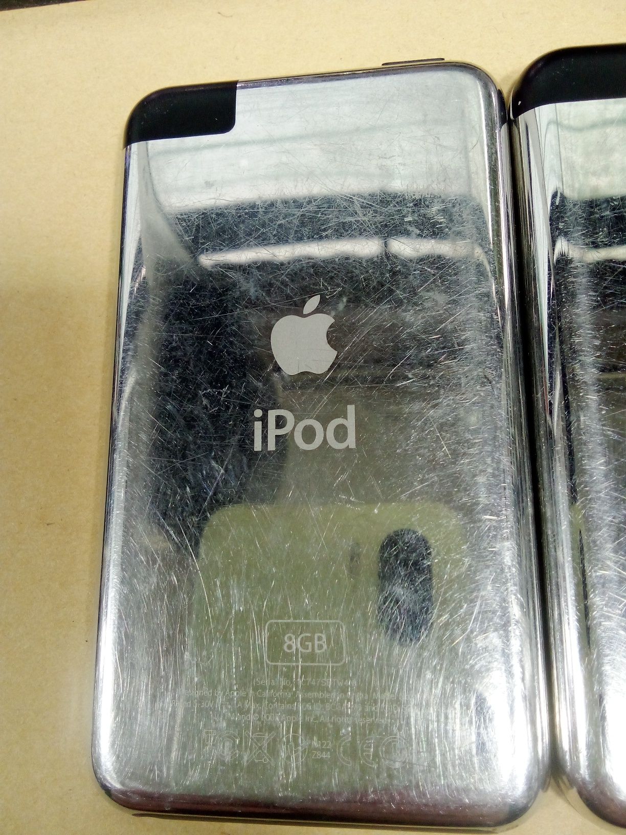 Apple iPod A1213 (8-16gb)