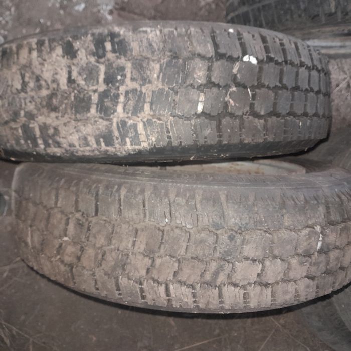 Продам резину с дисками р 13 таврия