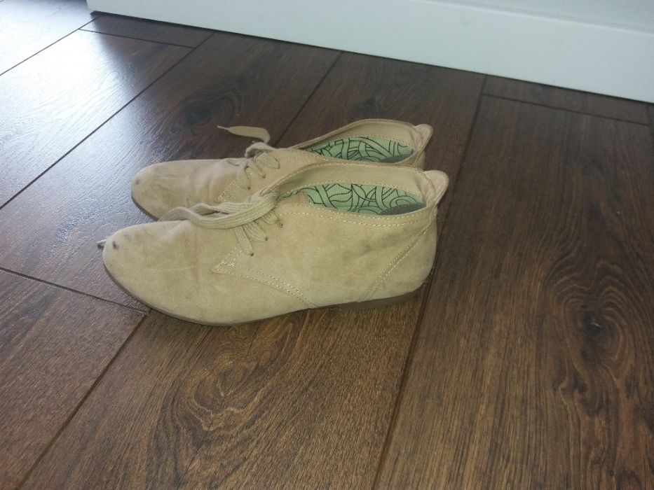 buty na wiosnę Deichmann rozmiar 37 beżowe za kostkę