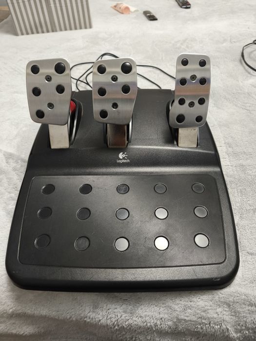 Продам Ігрове Кермо Logitech G27