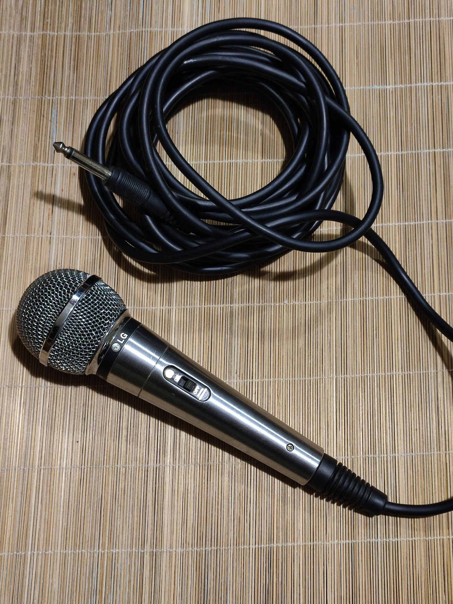 Професійний Мікрофон LG ACC M900K