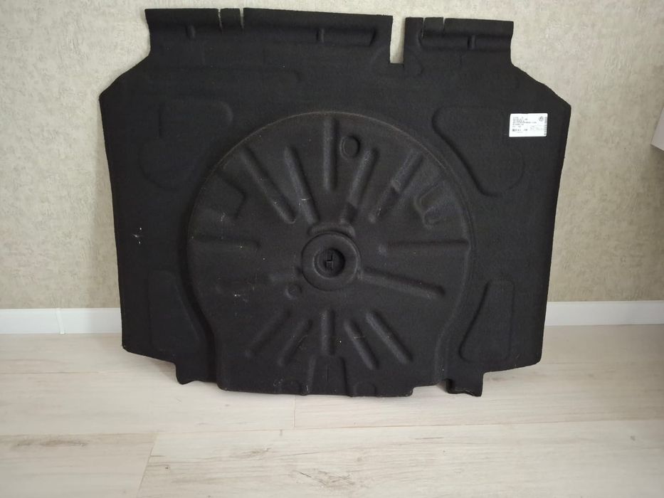 Накладка підлоги багажника e golf 
5g6 863 007 f ca9Накладка підлоги б