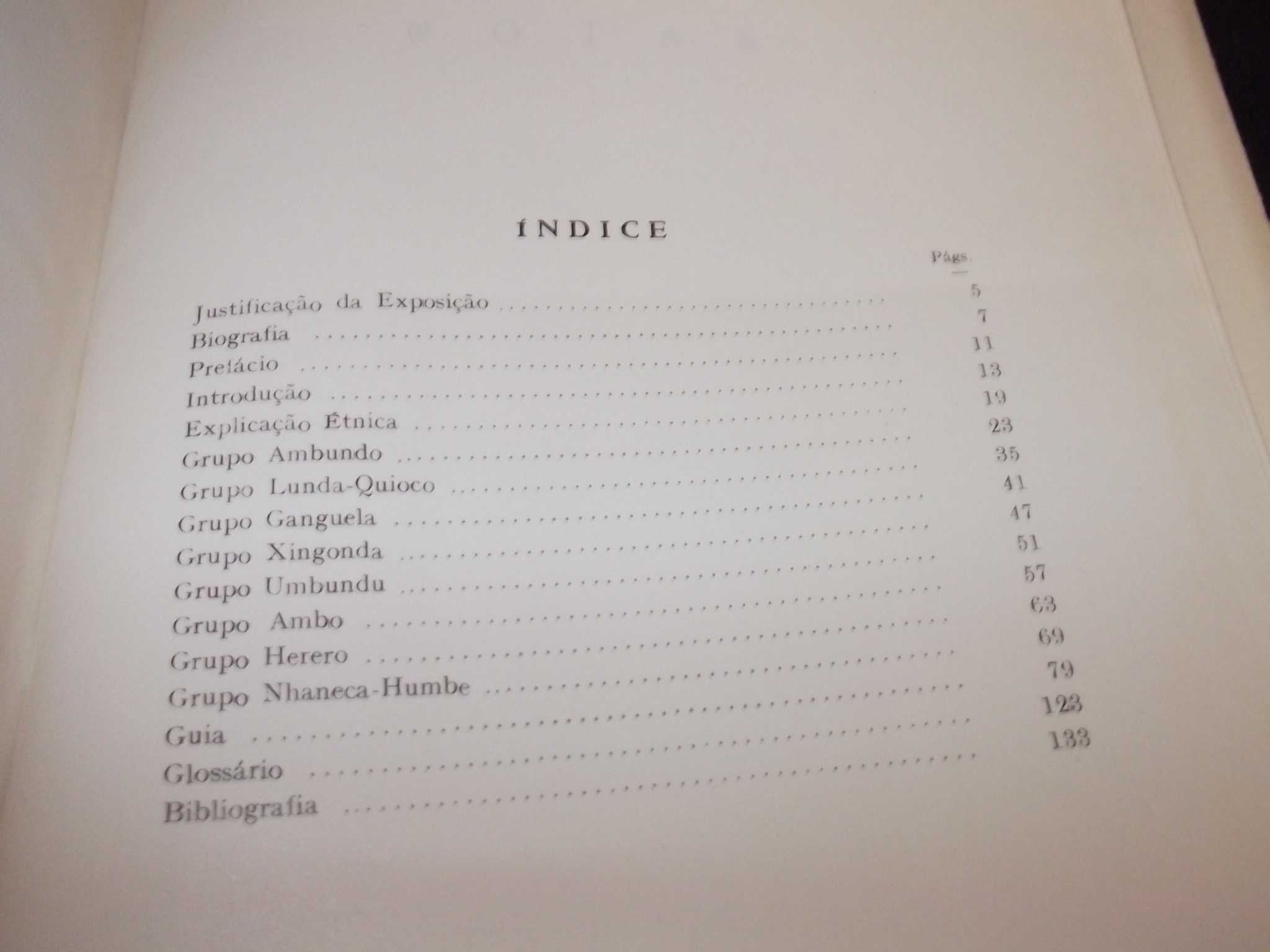 Livro Exposição Miniaturas Angolanas de Ana de Sousa Santos 1965