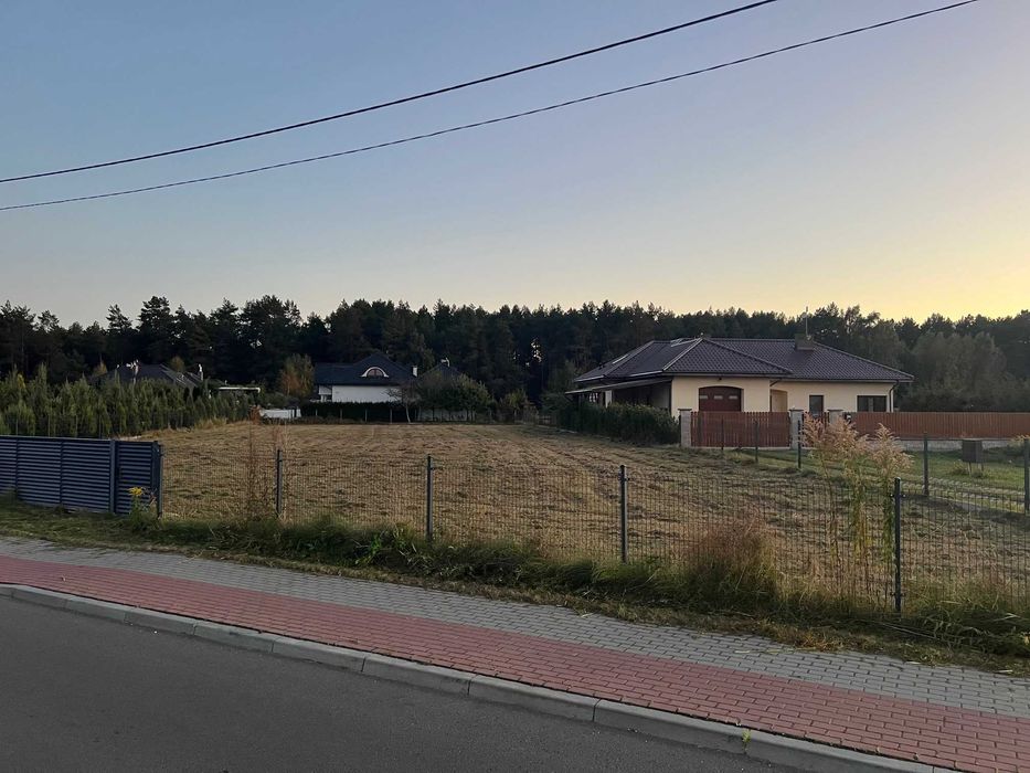 Działka Łazy 1647 m2 przy głównej drodze, woda, prąd, gaz, kanalizacja