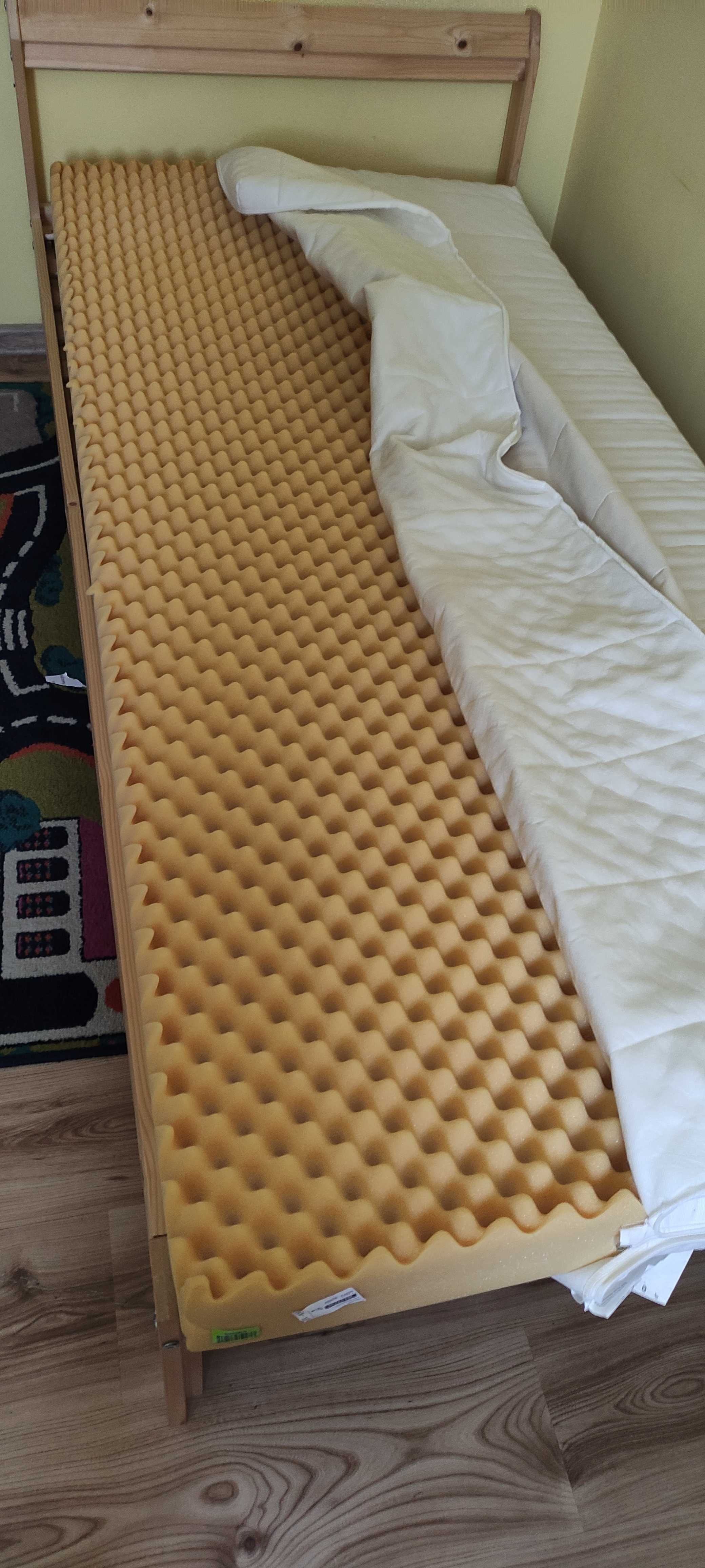 Łóżko drewniane razem z materacem ikea używane
