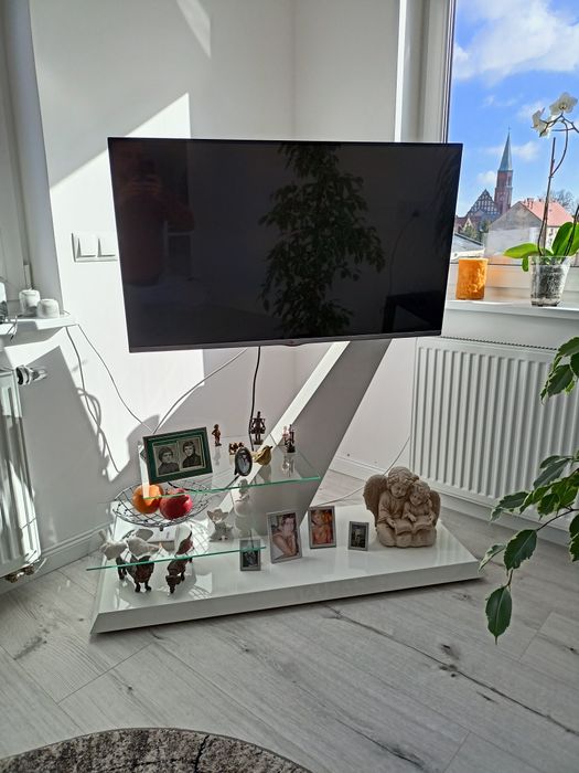 Panel RTV VENTO
Jak nowy.
Używany zaledwie pięć miesięcy.