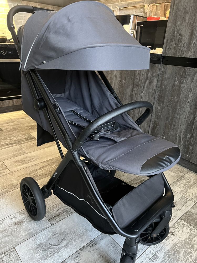 Прогулянкова коляска Carrello nero