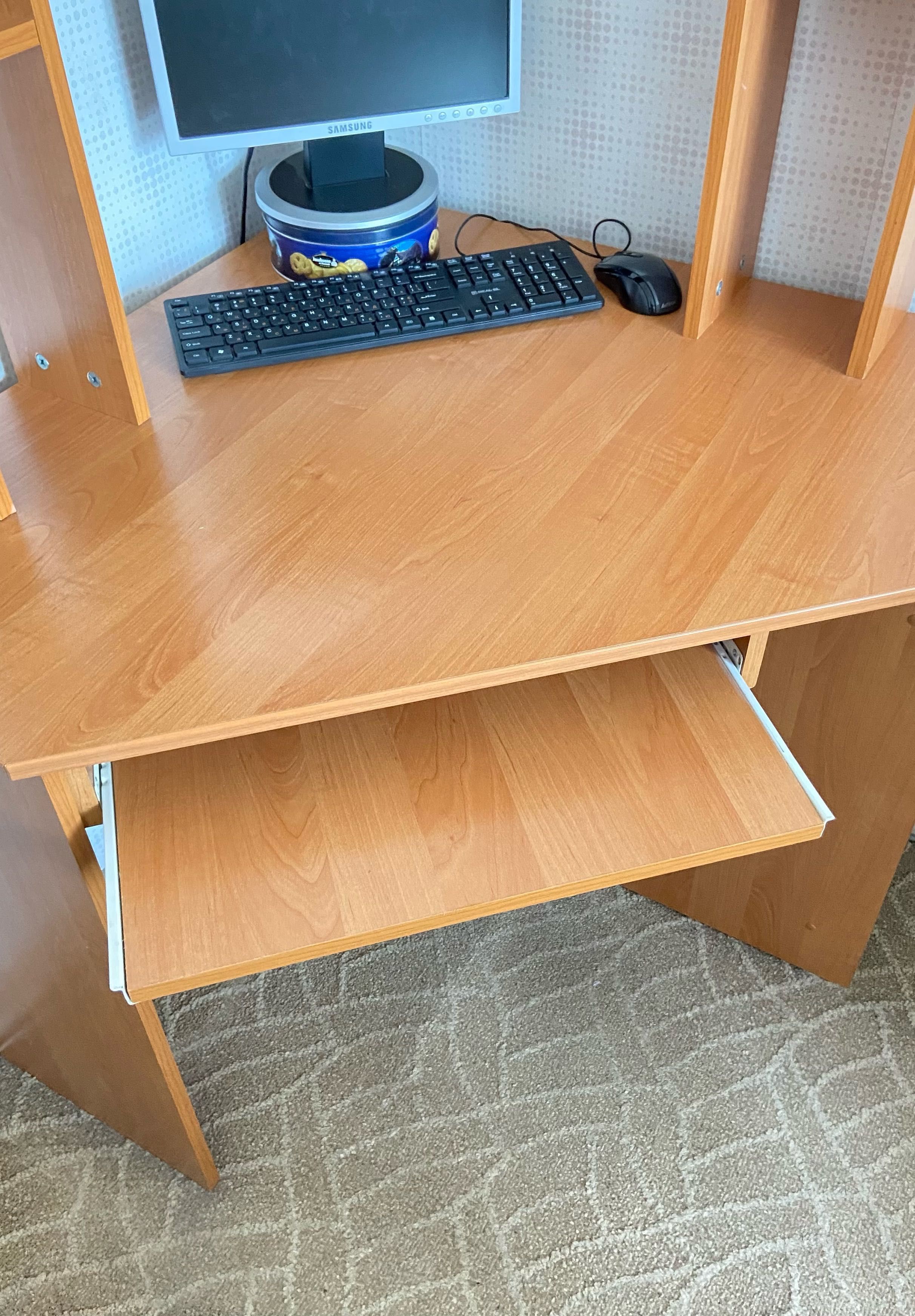 Комп’ютерний кутовий стіл ідеал