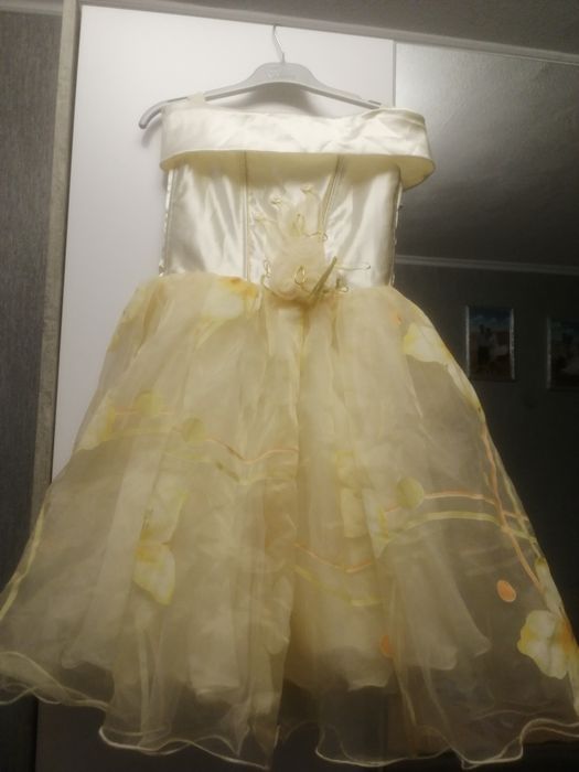 Продам дитячу нарядну сукню