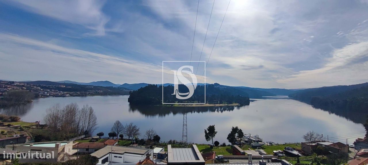 Terreno de 2,4Ha em Melres