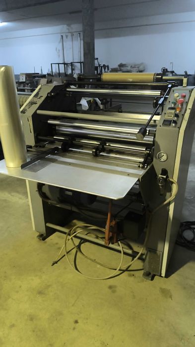 Máquina de plastificar papel cartolinas