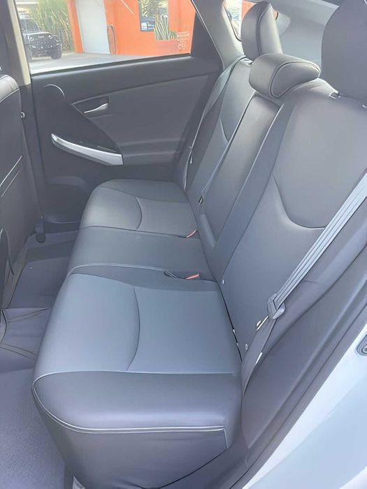 Toyota Prius      2015