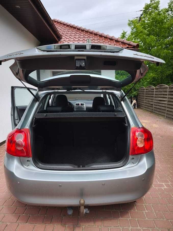 Sprzedam Toyotę Auris 2.0 szybkie, niezawodne autko.