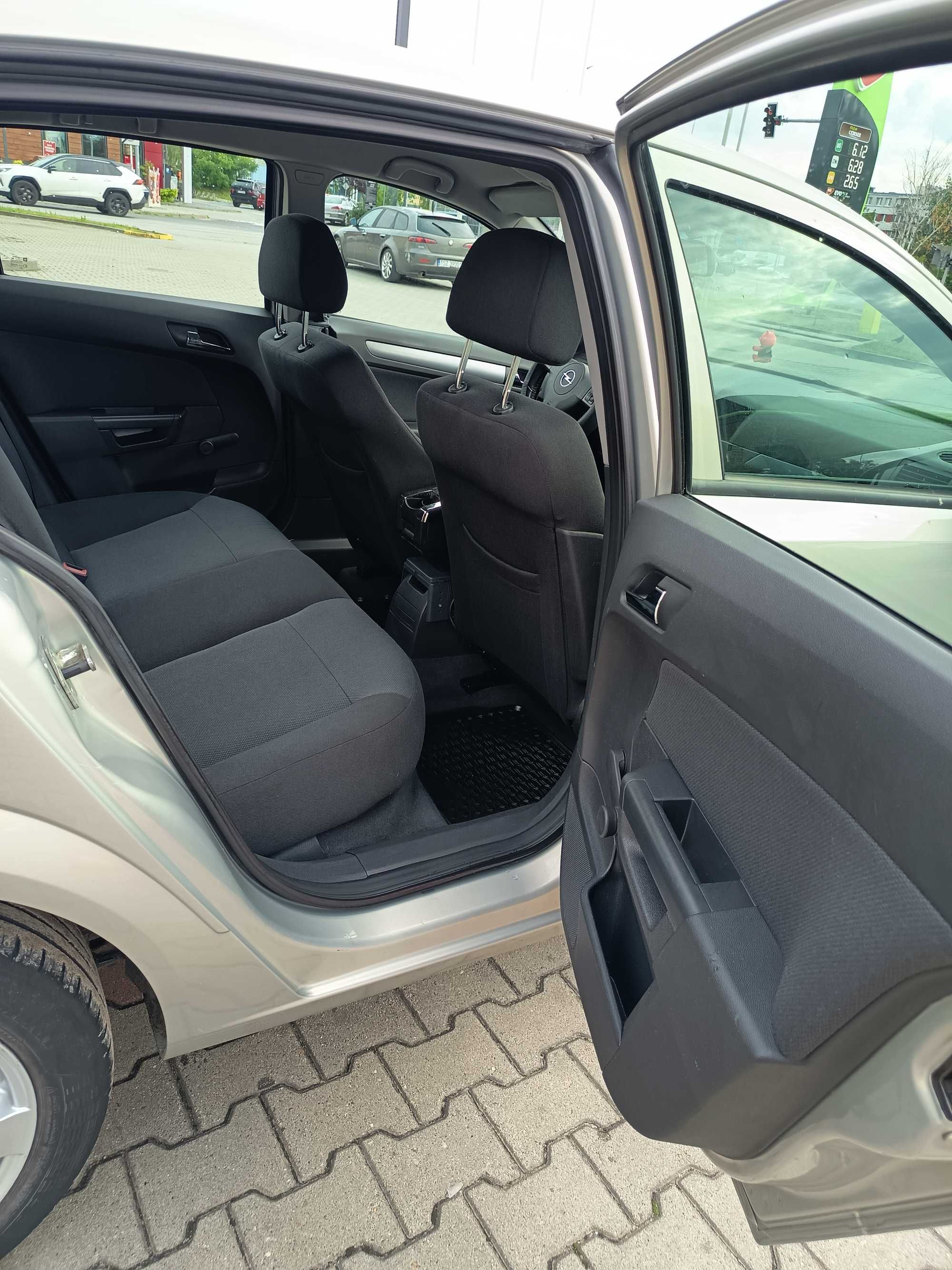 Opel Astra H 1.6 Benzyna