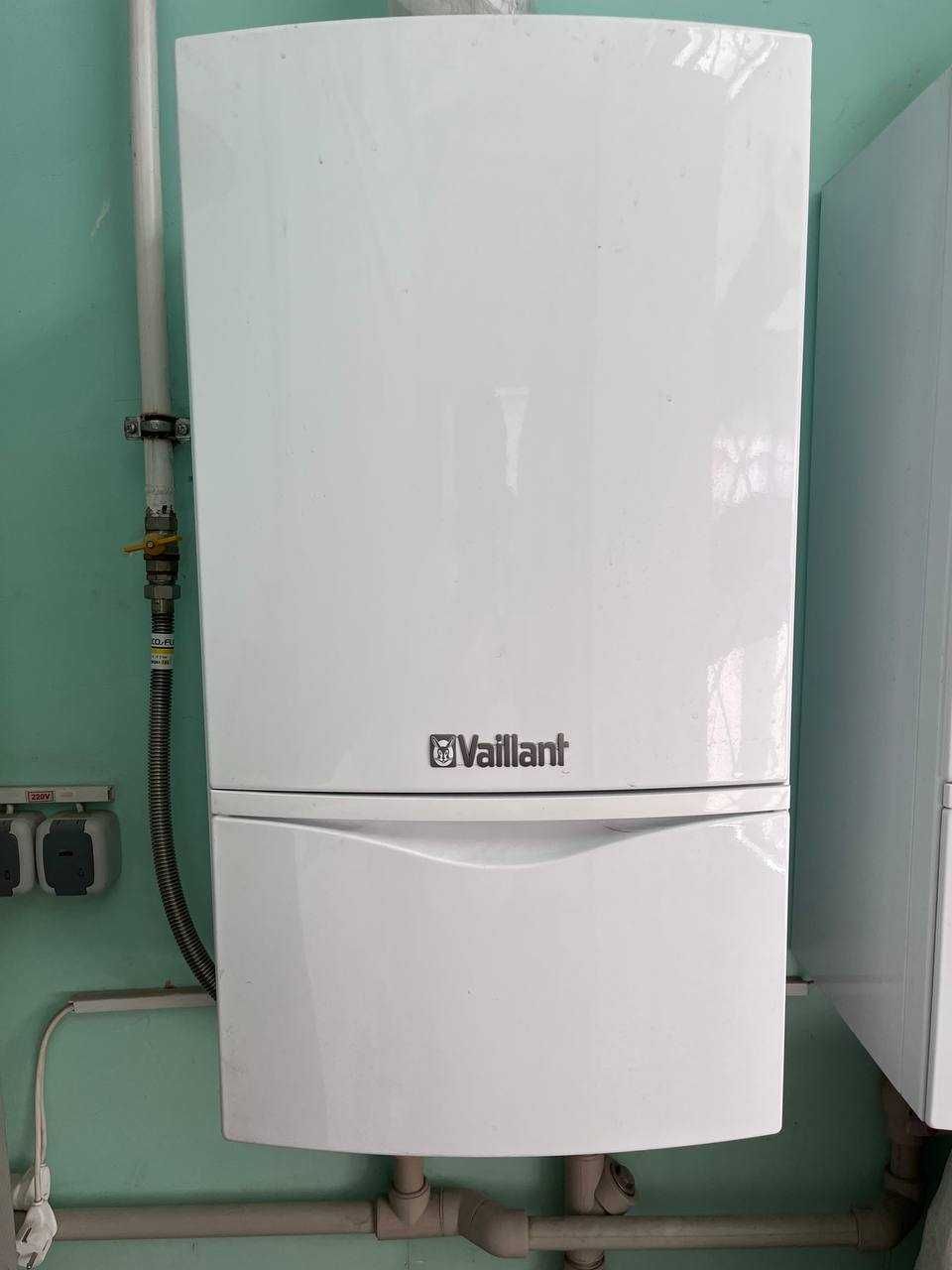 Газовий котел Vaillant VU INT 282/3-5 R2