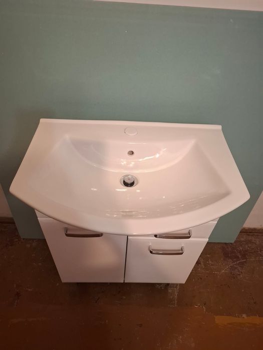 Szafka z umywalką 66cm z autoamtycznym korkiem