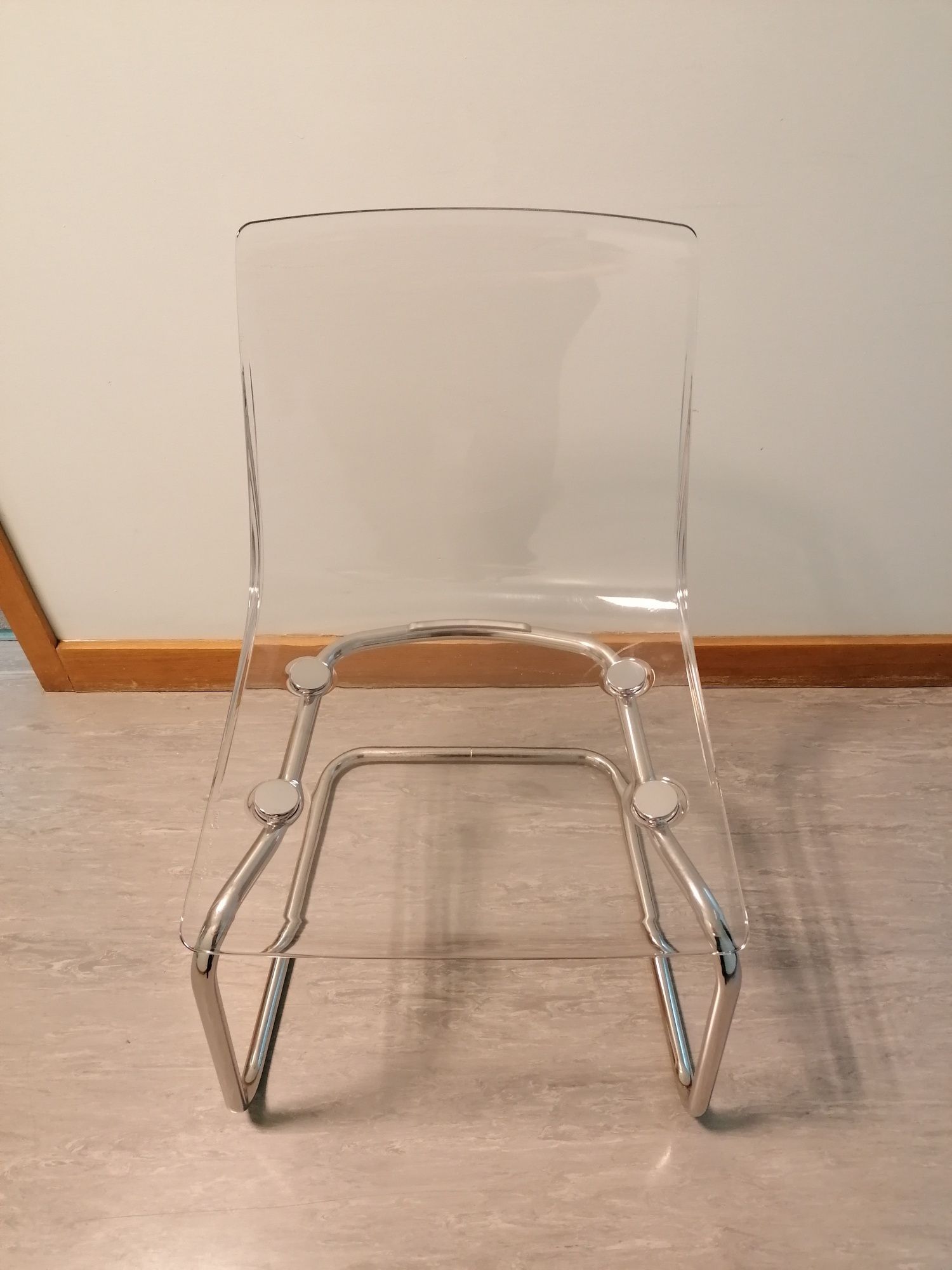 Cadeira transparente/cromada