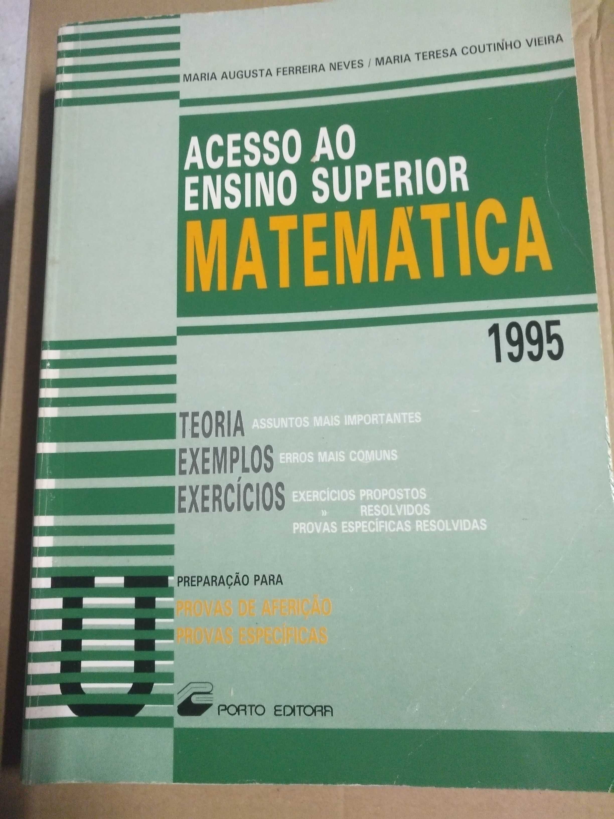 Vários livros de Psicologia, Matemática, Geografia, e Música