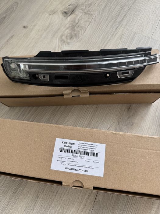 Повторители поворотов в зеркала Порш