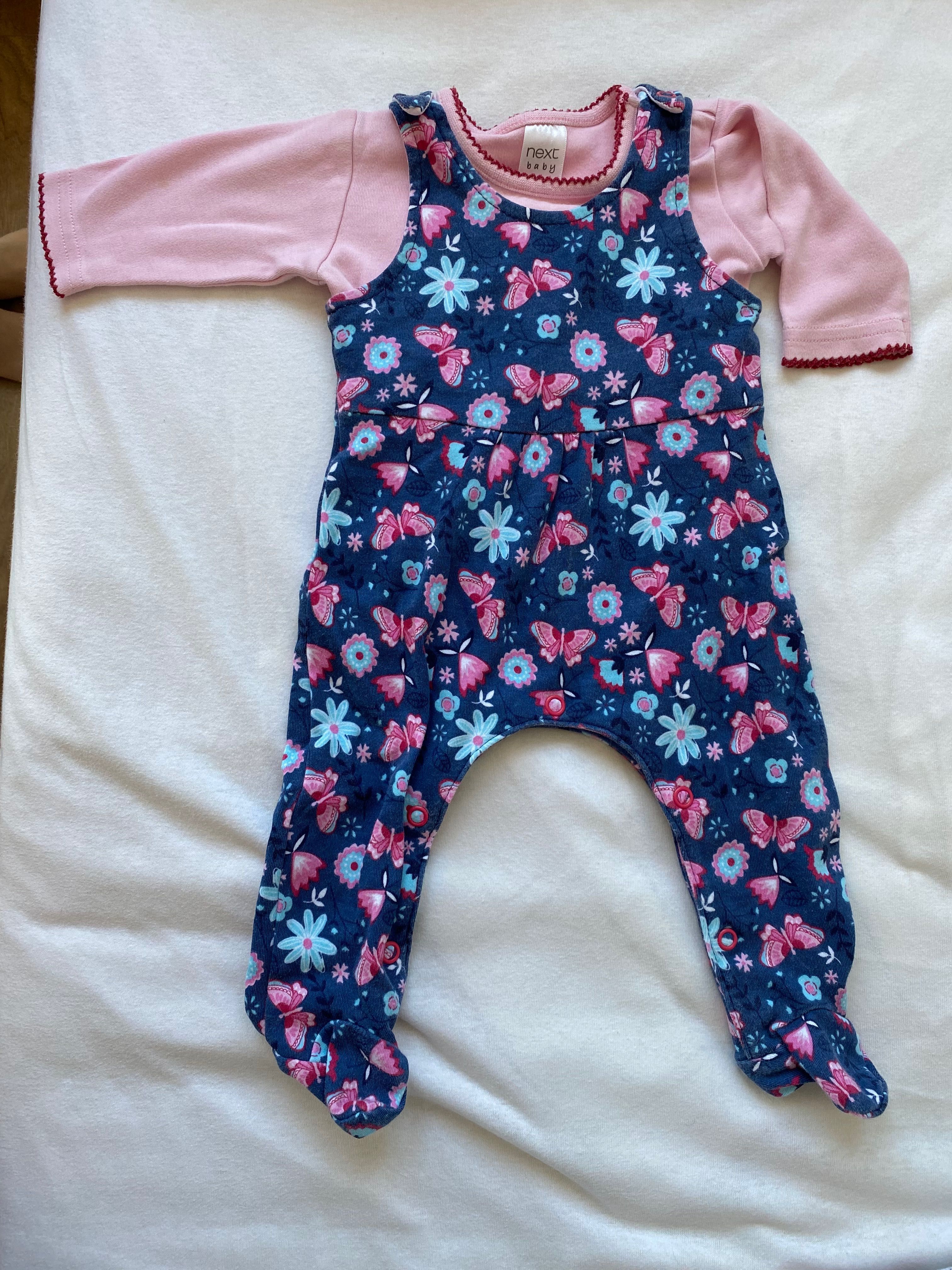 Śpiochy w kwiaty  z body różowe  NEXT r.56 noworodek