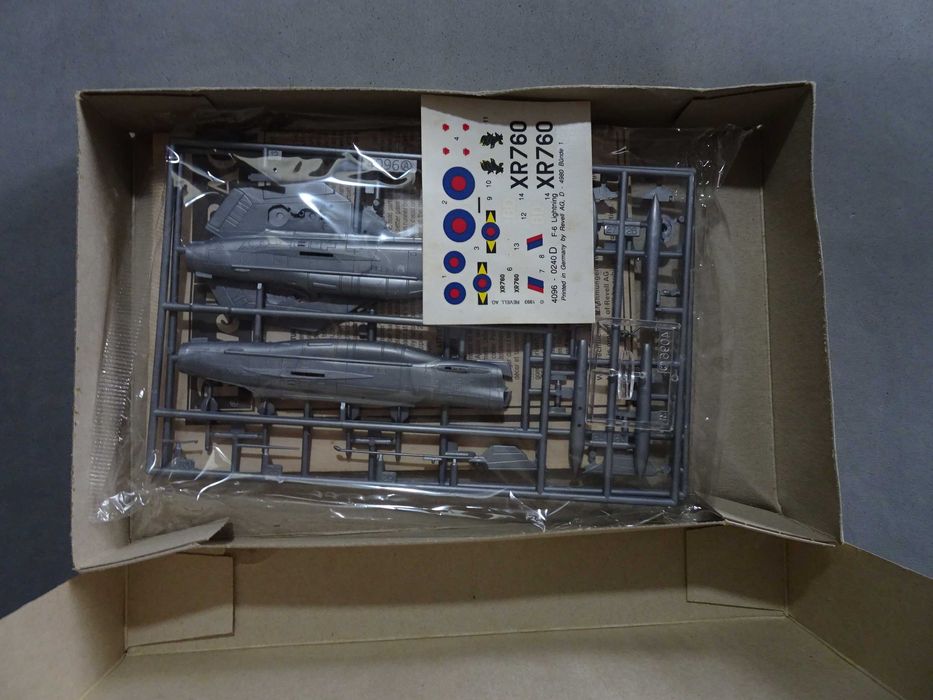 Kit Revell Bac F.6 Lightning 114 / 4096 (interior selado)