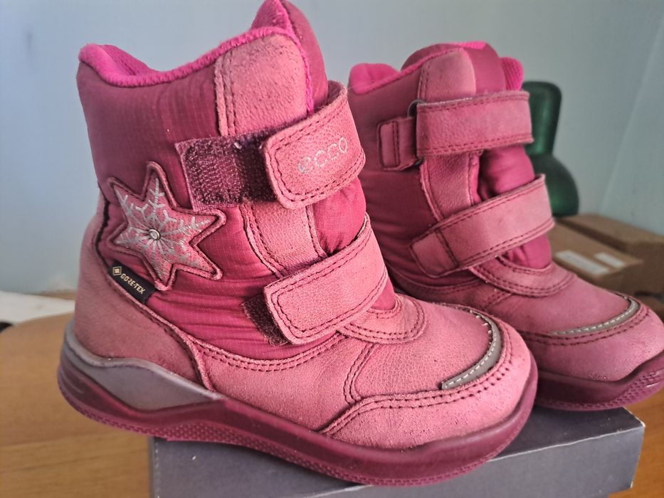 Продам дитячі ботіночки виробник ecco