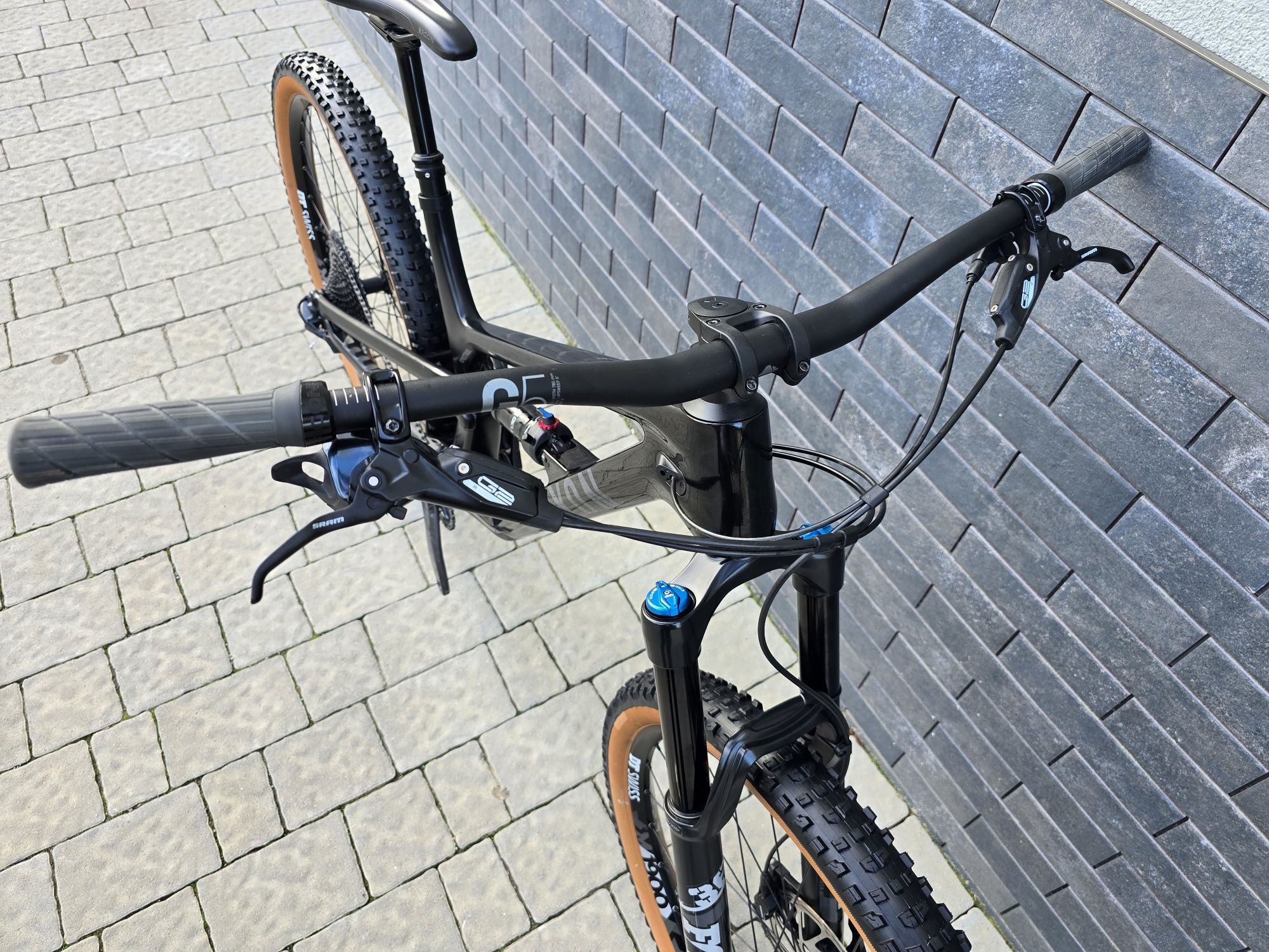 Карбоновий двухпідвіс Canyon Spectral CF 2022