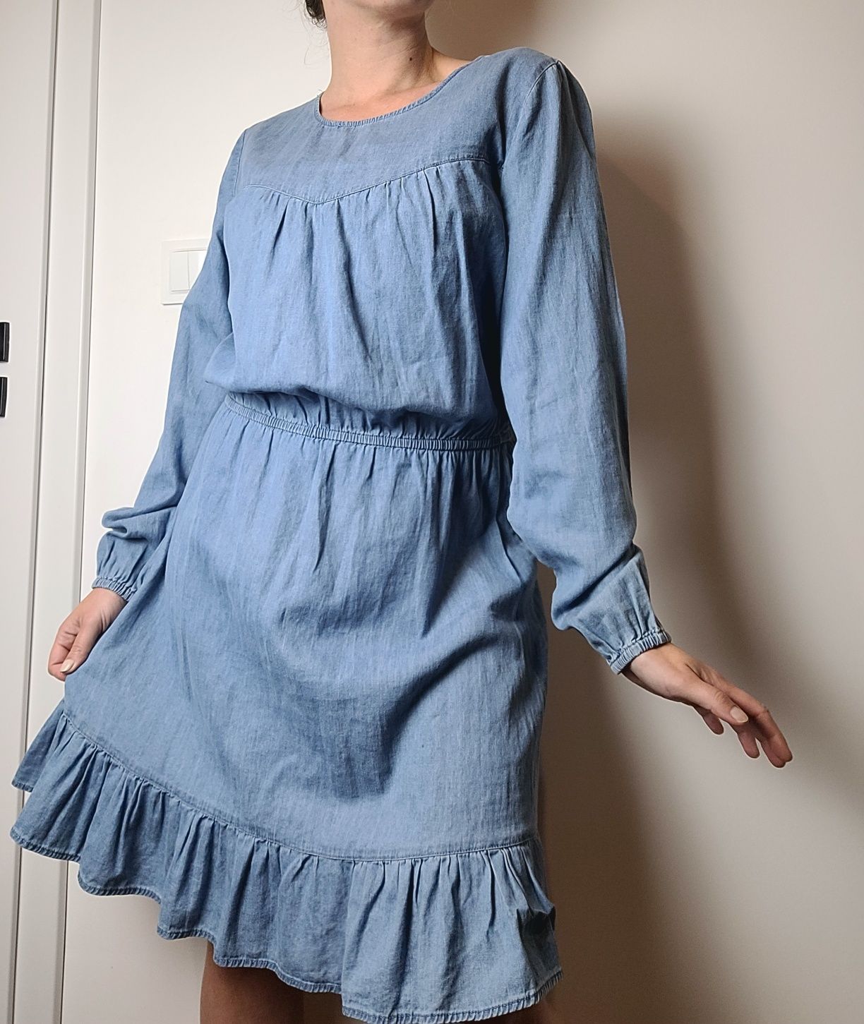Jeansowa sukienka z falbanami oversize boho