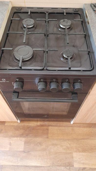 Газова плита Greta у дуже гарному стані. Користувалися 1 місяц.