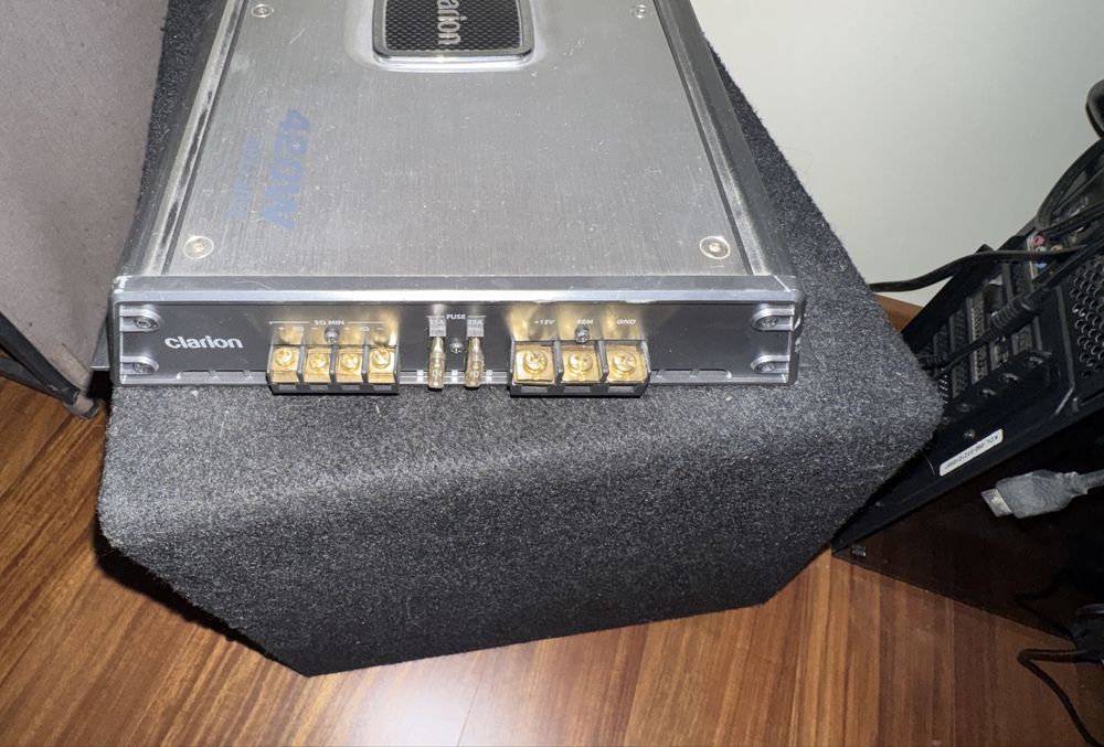 Vendo Subwoofer Alpine com amplificador