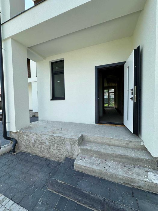 Продаж будинку у Львові