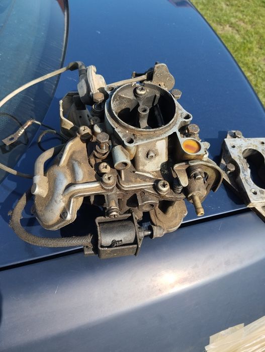 Продам два карбюратор авді 80 пієрберг коробку лобове кулісу ручки