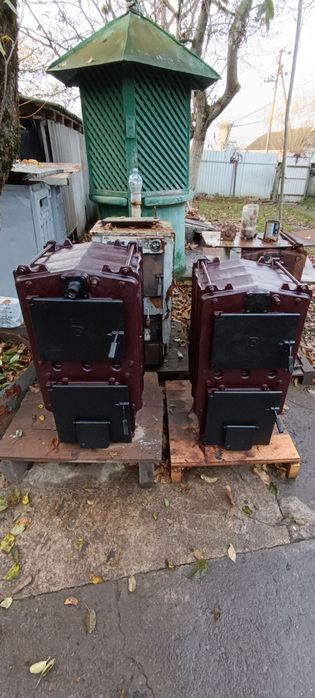 котел КЧМ, чугунний, чавунний, твердопаливний. Дверки, секції котла.