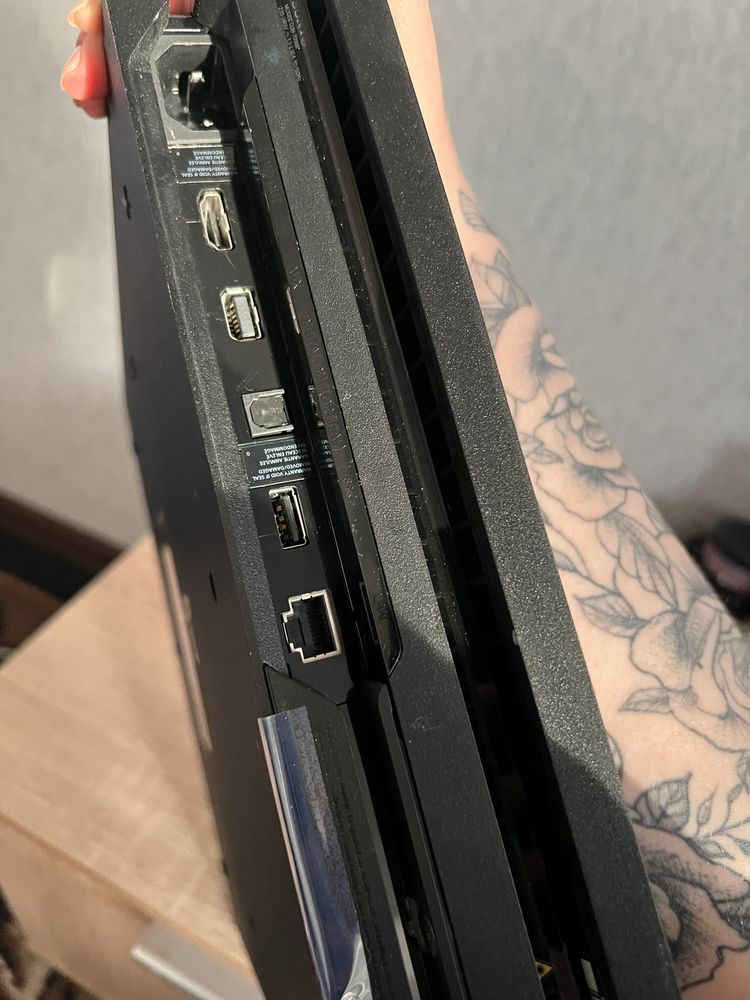 Playstation 4Pro 1Tb +2 контроллера / ps4 pro/пс4 про