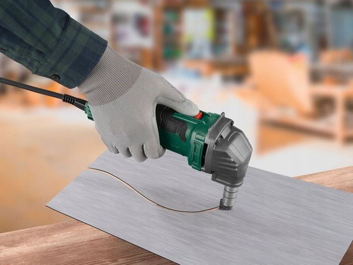 Електроножиці по металу PARKSIDE PMK 550 С2