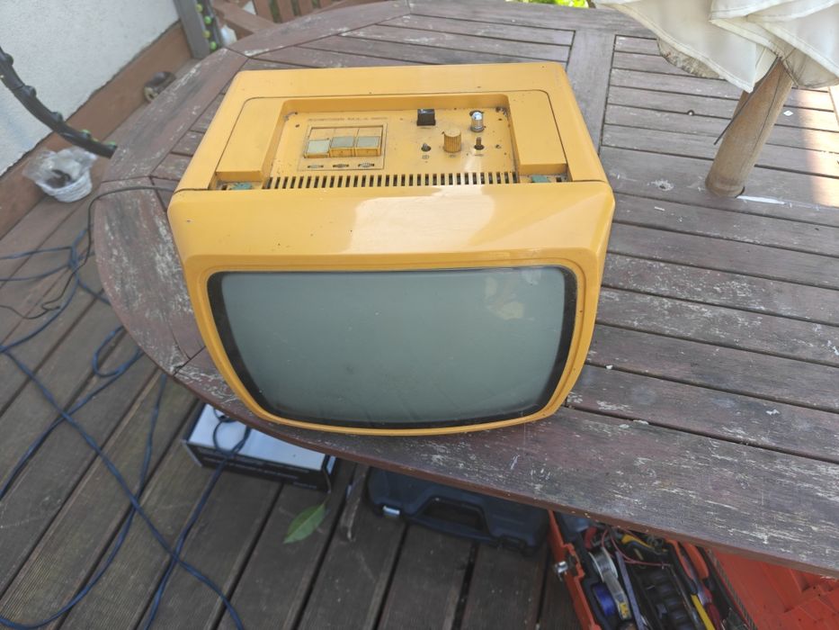 Telewizor retro UNITRA Vela 203