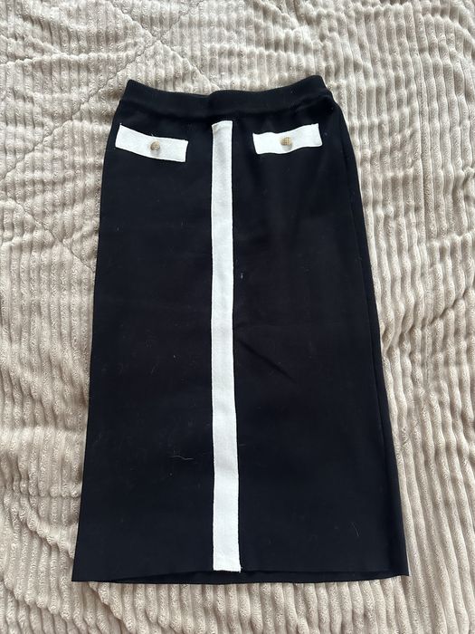 Юбка чорна міді