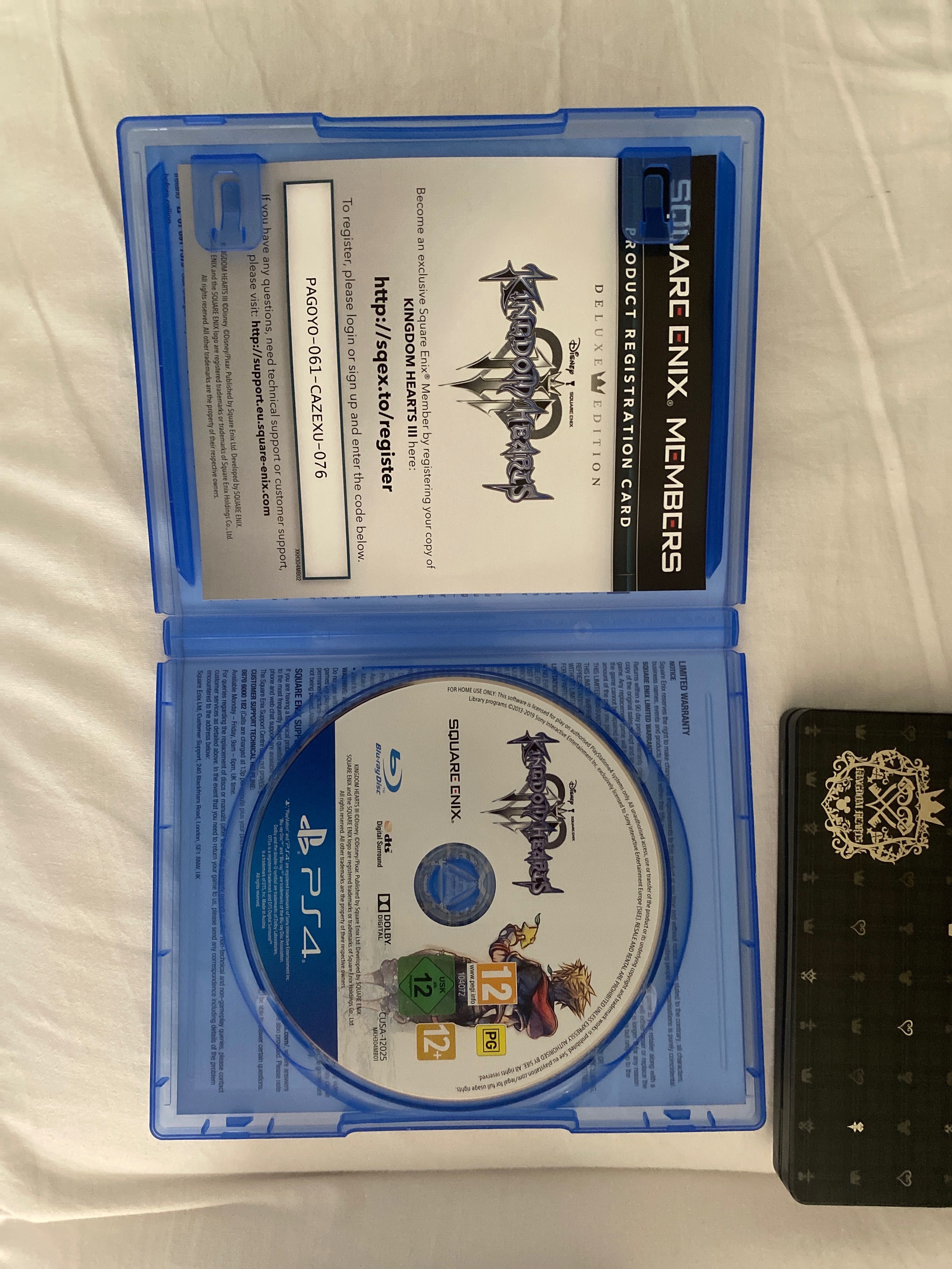 Kingdom Hearts 3 Deluxe Edition + Figura Riku e 2 Keyblades