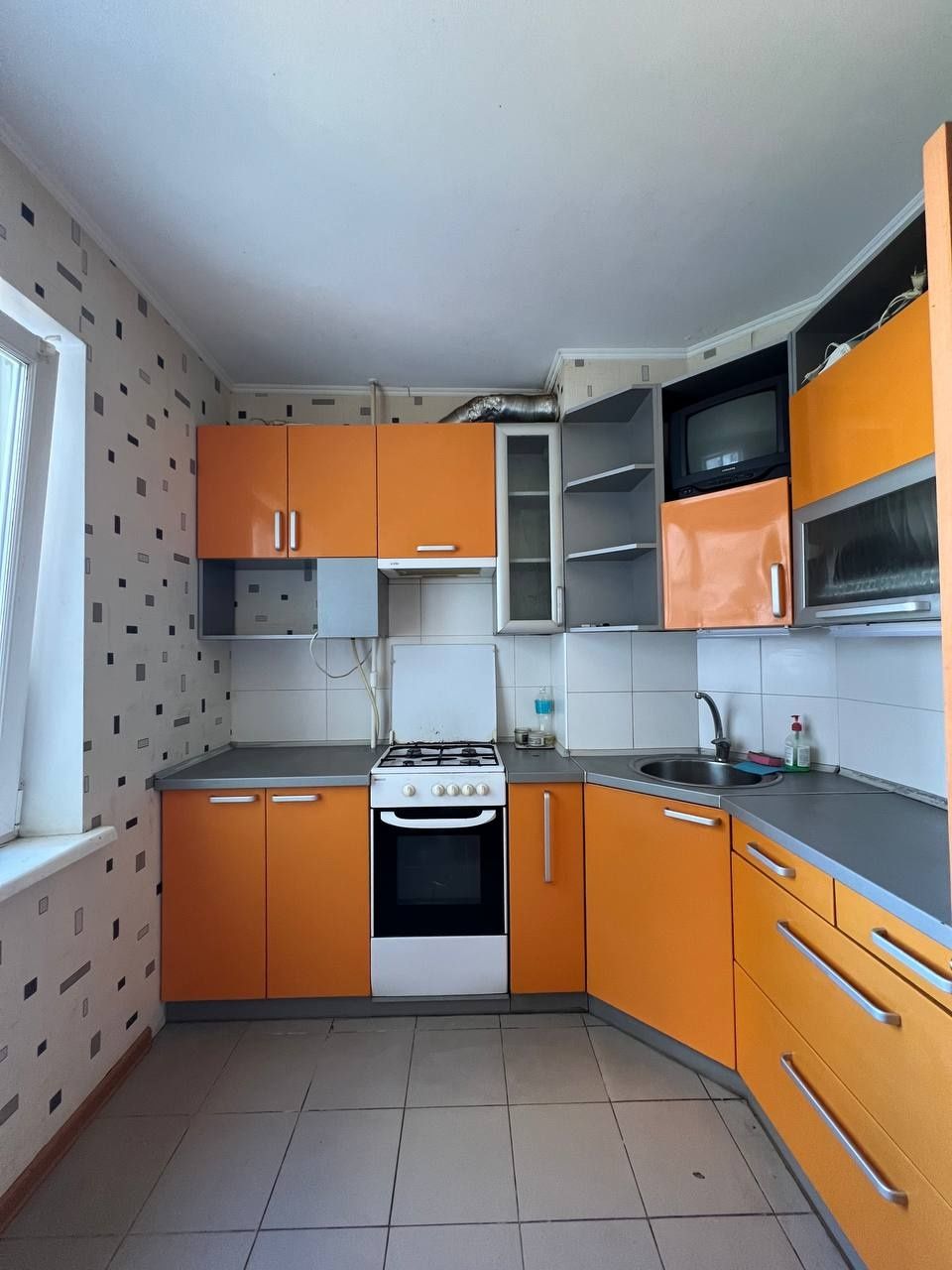 2 кімнатна Л.Лукьяненко. Техніка