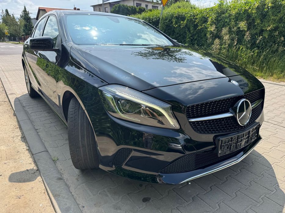 Mercedes-Benz Klasa A AMG A180 piękne wnętrze, pół skóry AUTOMAT nawi radar full led kamera